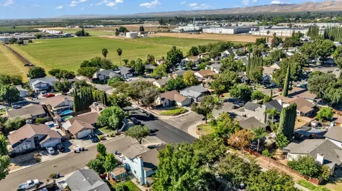 View/Area - 552 Westfield Pl, Patterson, CA 95363 photo 2 of 6
