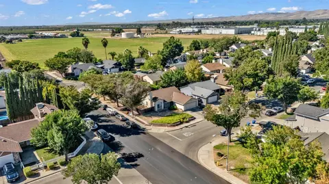 View/Area - 552 Westfield Pl, Patterson, CA 95363 photo 1 of 6