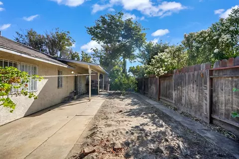 Exterior - 552 Westfield Pl, Patterson, CA 95363 photo 6 of 6