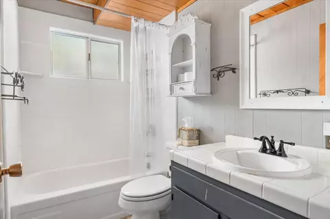 Bath - 567 Marilyn Way, Arnold, CA 95223 photo 1 of 2