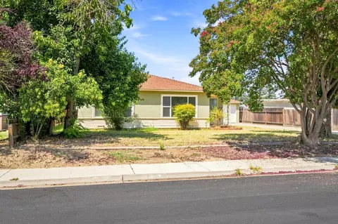 Exterior - 2014 Lydia St, Escalon, CA 95320 photo 2 of 9