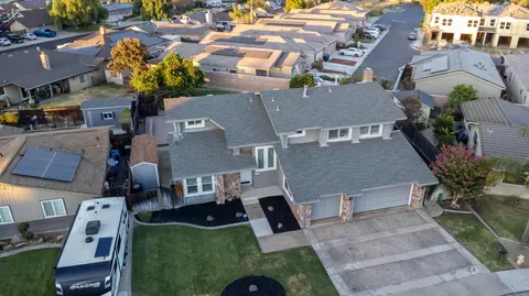 View/Area - 1412 Oakridge Ct, Modesto, CA 95351 photo 2 of 6