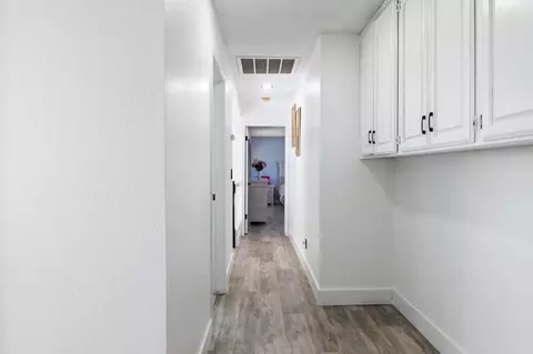 Entry Way - 1412 Oakridge Ct, Modesto, CA 95351 photo 3 of 3