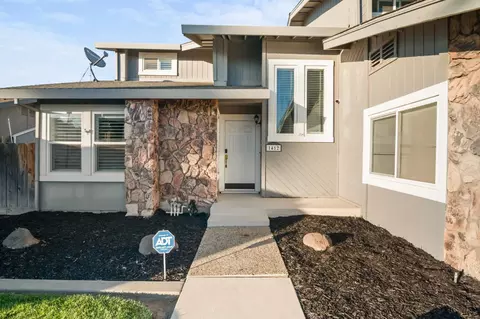 Exterior - 1412 Oakridge Ct, Modesto, CA 95351 photo 5 of 9