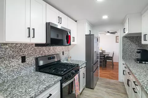 Kitchen - 1412 Oakridge Ct, Modesto, CA 95351 photo 5 of 6