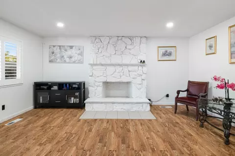Living - 1412 Oakridge Ct, Modesto, CA 95351 photo 3 of 3