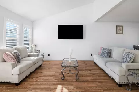 Living - 1412 Oakridge Ct, Modesto, CA 95351 photo 1 of 3
