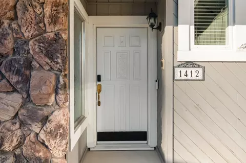 Entry Way - 1412 Oakridge Ct, Modesto, CA 95351 photo 1 of 3