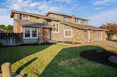 Exterior - 1412 Oakridge Ct, Modesto, CA 95351 photo 2 of 9