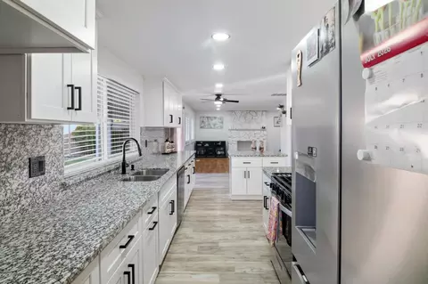 Kitchen - 1412 Oakridge Ct, Modesto, CA 95351 photo 6 of 6