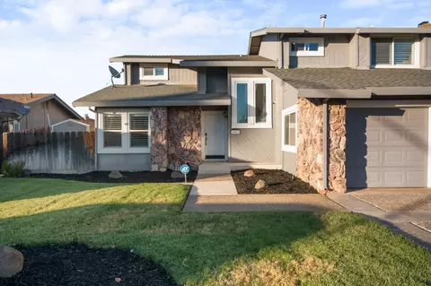 Exterior - 1412 Oakridge Ct, Modesto, CA 95351 photo 4 of 9