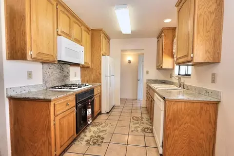 Kitchen - 430 Delano St, Elverta, CA 95626 photo 3 of 6
