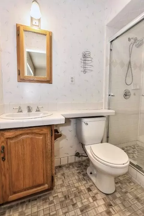 Bath - 430 Delano St, Elverta, CA 95626 photo 2 of 4