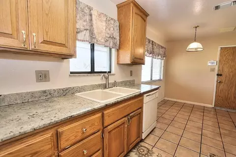 Kitchen - 430 Delano St, Elverta, CA 95626 photo 4 of 6