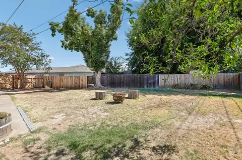 Exterior - 6241 Gena Ct, Carmichael, CA 95608 photo 7 of 10