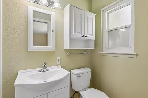 Bath - 6241 Gena Ct, Carmichael, CA 95608 photo 4 of 5