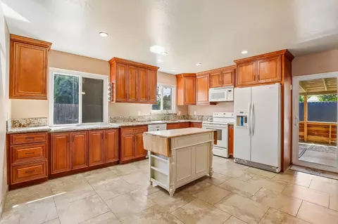 Kitchen - 6241 Gena Ct, Carmichael, CA 95608 photo 4 of 5