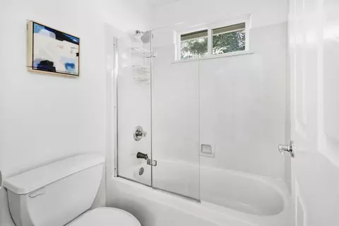 Bath - 2609 Pepperdine Pl, Davis, CA 95618 photo 3 of 7