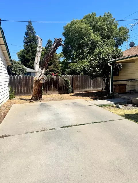 Exterior - 148 Frances Ave, Modesto, CA 95354 photo 8 of 11
