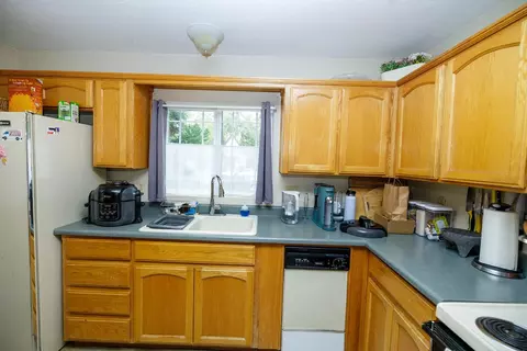 Kitchen - 148 Frances Ave, Modesto, CA 95354 photo 2 of 5