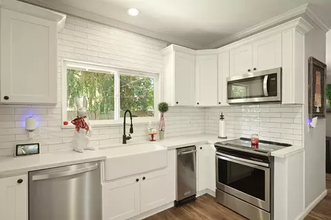 Kitchen - 18010 Foreman Ct, Linden, CA 95236 photo 3 of 7