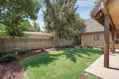 Exterior - 18010 Foreman Ct, Linden, CA 95236 photo 7 of 8