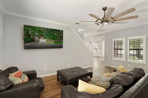Living - 18010 Foreman Ct, Linden, CA 95236 photo 2 of 2