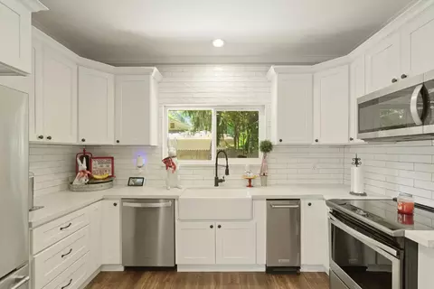 Kitchen - 18010 Foreman Ct, Linden, CA 95236 photo 4 of 7