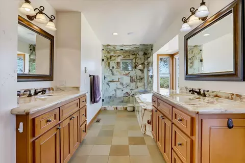 Bath - 14680 Wolf Rd, Grass Valley, CA 95949 photo 7 of 9