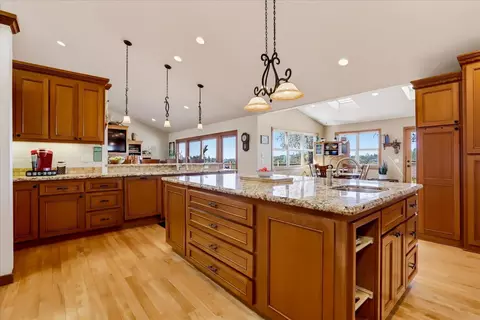 Kitchen - 14680 Wolf Rd, Grass Valley, CA 95949 photo 3 of 8