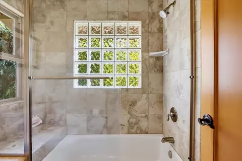Bath - 14680 Wolf Rd, Grass Valley, CA 95949 photo 5 of 9