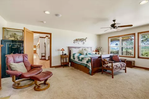 Bedroom - 14680 Wolf Rd, Grass Valley, CA 95949 photo 10 of 12