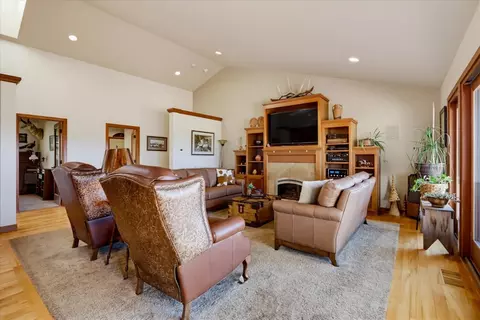 Living - 14680 Wolf Rd, Grass Valley, CA 95949 photo 1 of 7