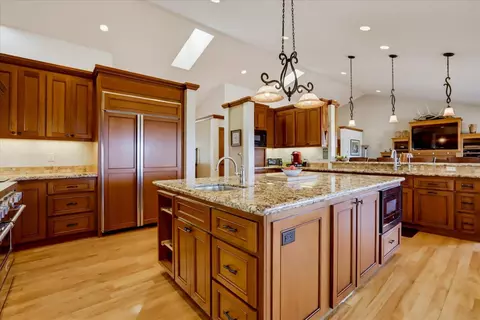 Kitchen - 14680 Wolf Rd, Grass Valley, CA 95949 photo 6 of 8