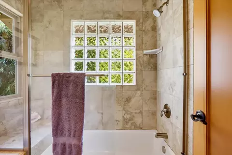 Bath - 14680 Wolf Rd, Grass Valley, CA 95949 photo 4 of 9