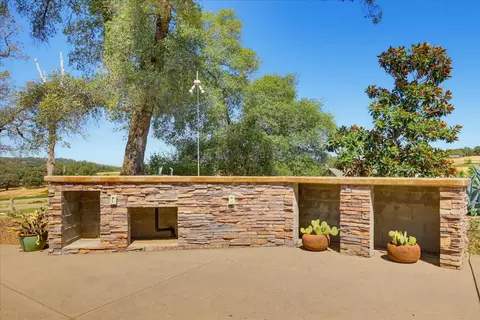 Exterior - 14680 Wolf Rd, Grass Valley, CA 95949 photo 20 of 32