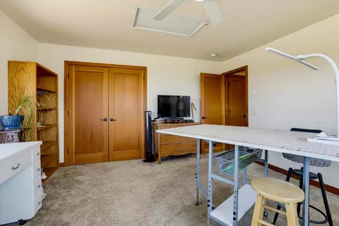 Bedroom - 14680 Wolf Rd, Grass Valley, CA 95949 photo 5 of 12