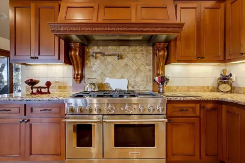 Kitchen - 14680 Wolf Rd, Grass Valley, CA 95949 photo 2 of 8