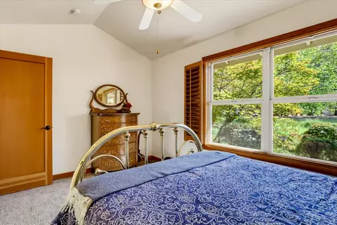 Bedroom - 14680 Wolf Rd, Grass Valley, CA 95949 photo 8 of 12
