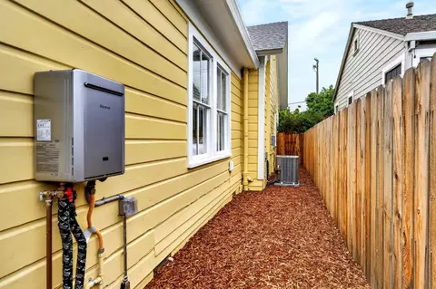 Exterior - 923 3rd St, Davis, CA 95616 photo 8 of 8