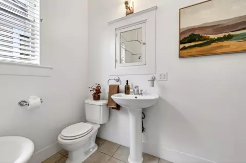 Bath - 923 3rd St, Davis, CA 95616 photo 3 of 3
