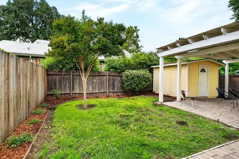 Exterior - 923 3rd St, Davis, CA 95616 photo 2 of 8
