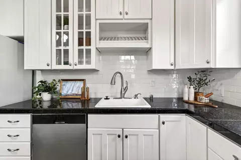 Kitchen - 923 3rd St, Davis, CA 95616 photo 2 of 5