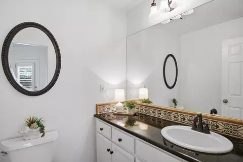 Bath - 3221 Lakeshore Ct, Modesto, CA 95355 photo 1 of 4