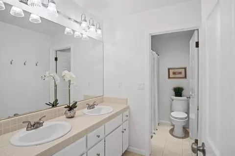 Bath - 3221 Lakeshore Ct, Modesto, CA 95355 photo 4 of 4
