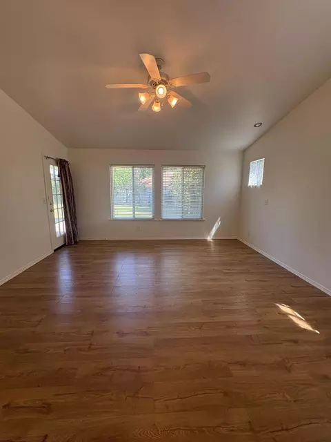 Living - 3403 Todd St, Madera, CA 93637 photo 3 of 4