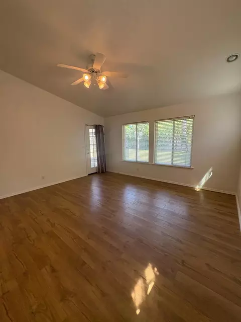 Living - 3403 Todd St, Madera, CA 93637 photo 4 of 4