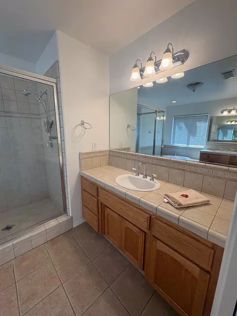 Bath - 3403 Todd St, Madera, CA 93637 photo 1 of 5