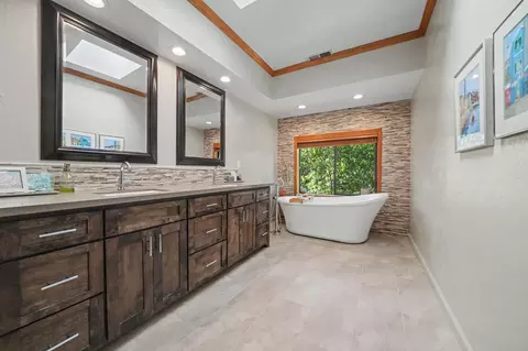 Bath - 13090 Trent Way, Jackson, CA 95642 photo 1 of 7