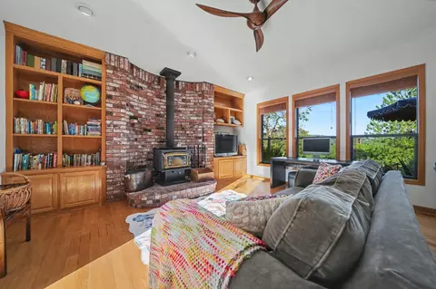 Living - 13090 Trent Way, Jackson, CA 95642 photo 3 of 3